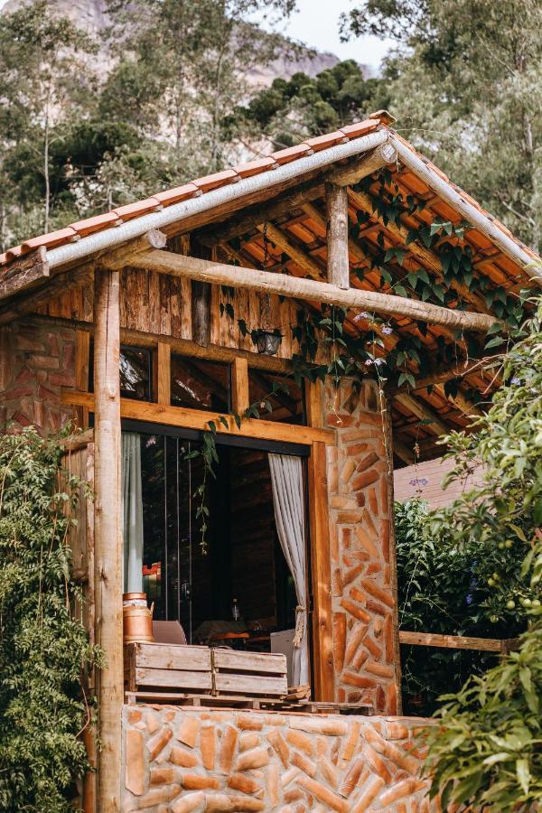 サン・ベント・ド・サプカイー Chale Refugio Da Pedra Spヴィラ エクステリア 写真