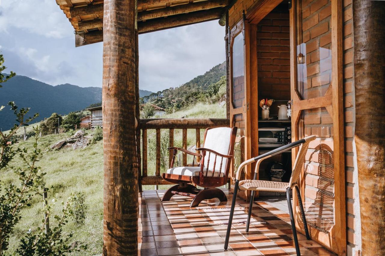 サン・ベント・ド・サプカイー Chale Refugio Da Pedra Spヴィラ エクステリア 写真