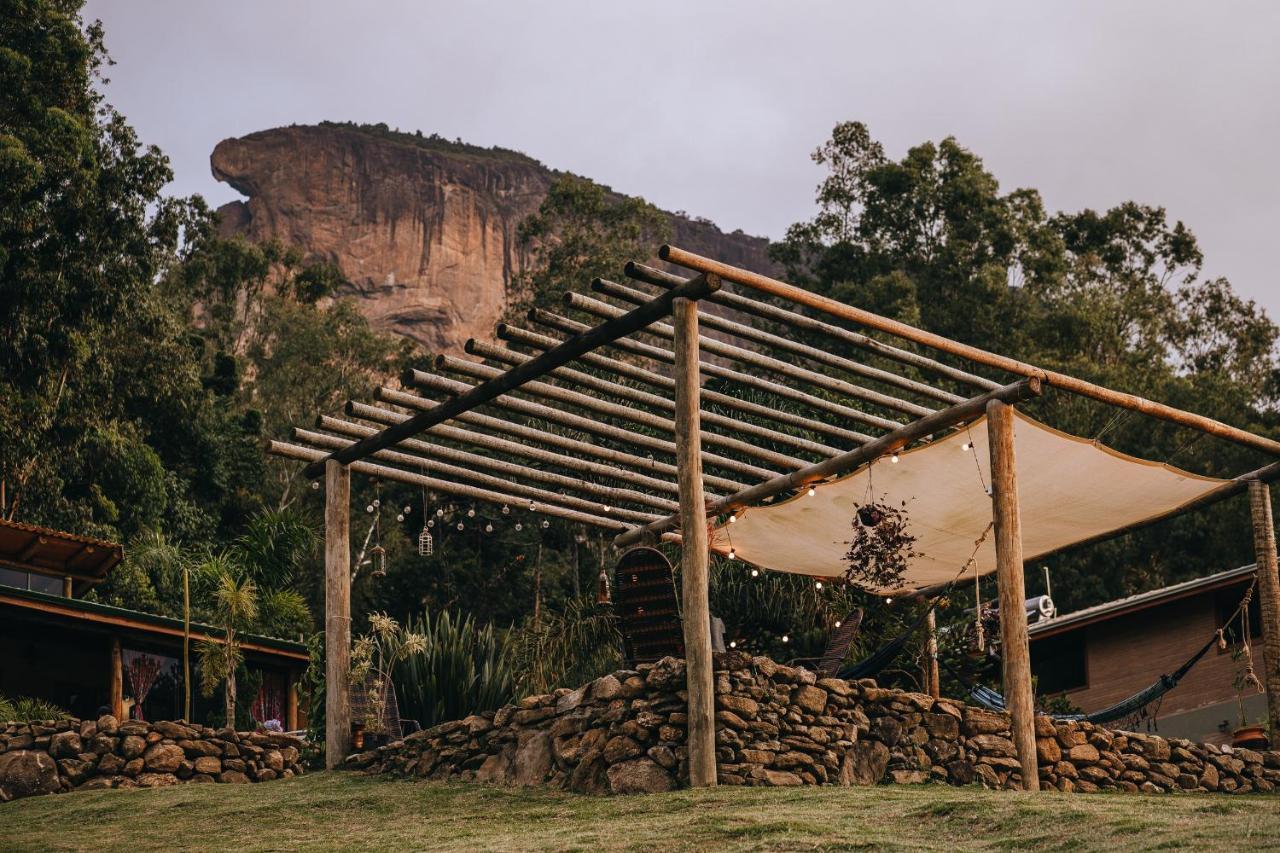 サン・ベント・ド・サプカイー Chale Refugio Da Pedra Spヴィラ エクステリア 写真