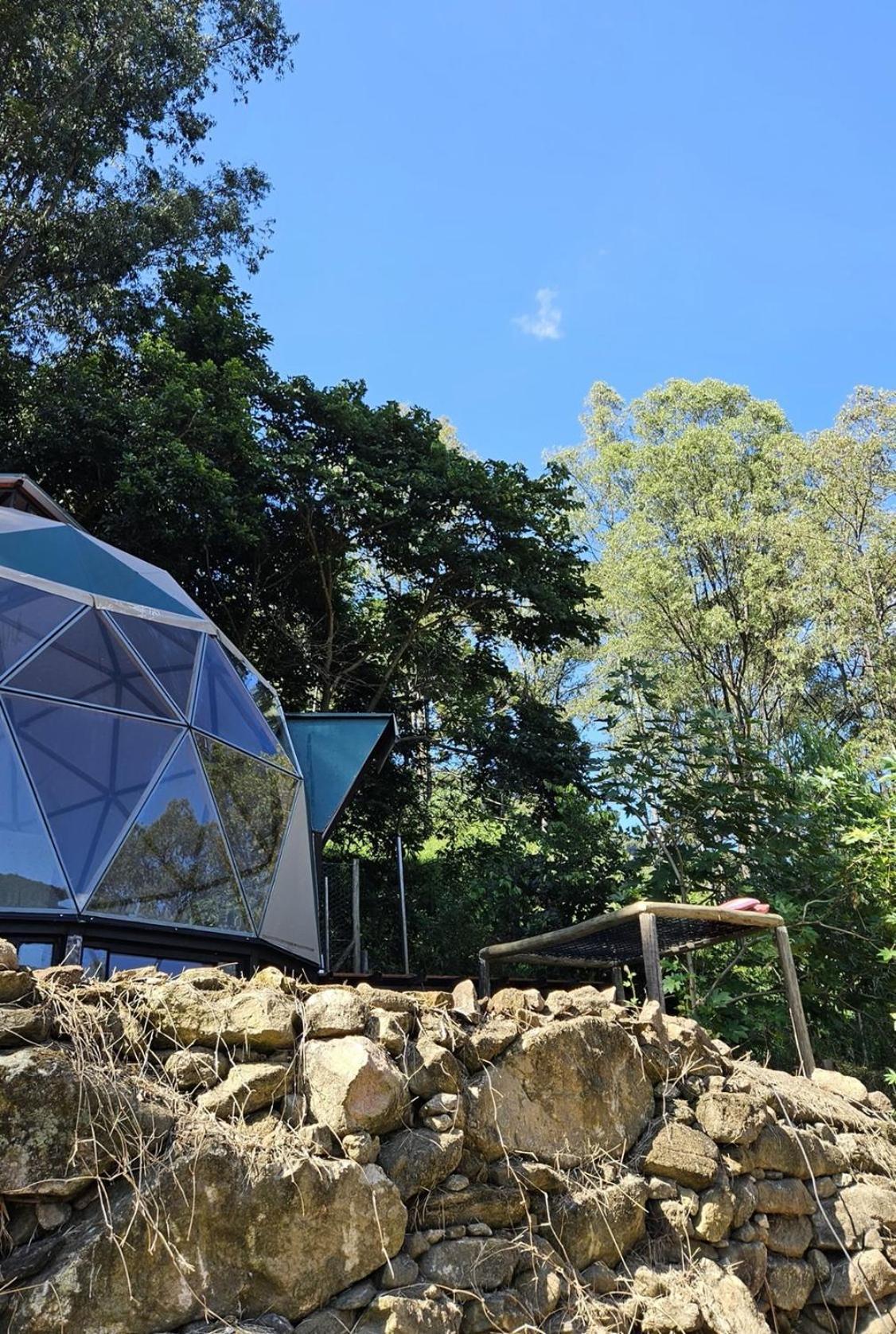 サン・ベント・ド・サプカイー Chale Refugio Da Pedra Spヴィラ エクステリア 写真